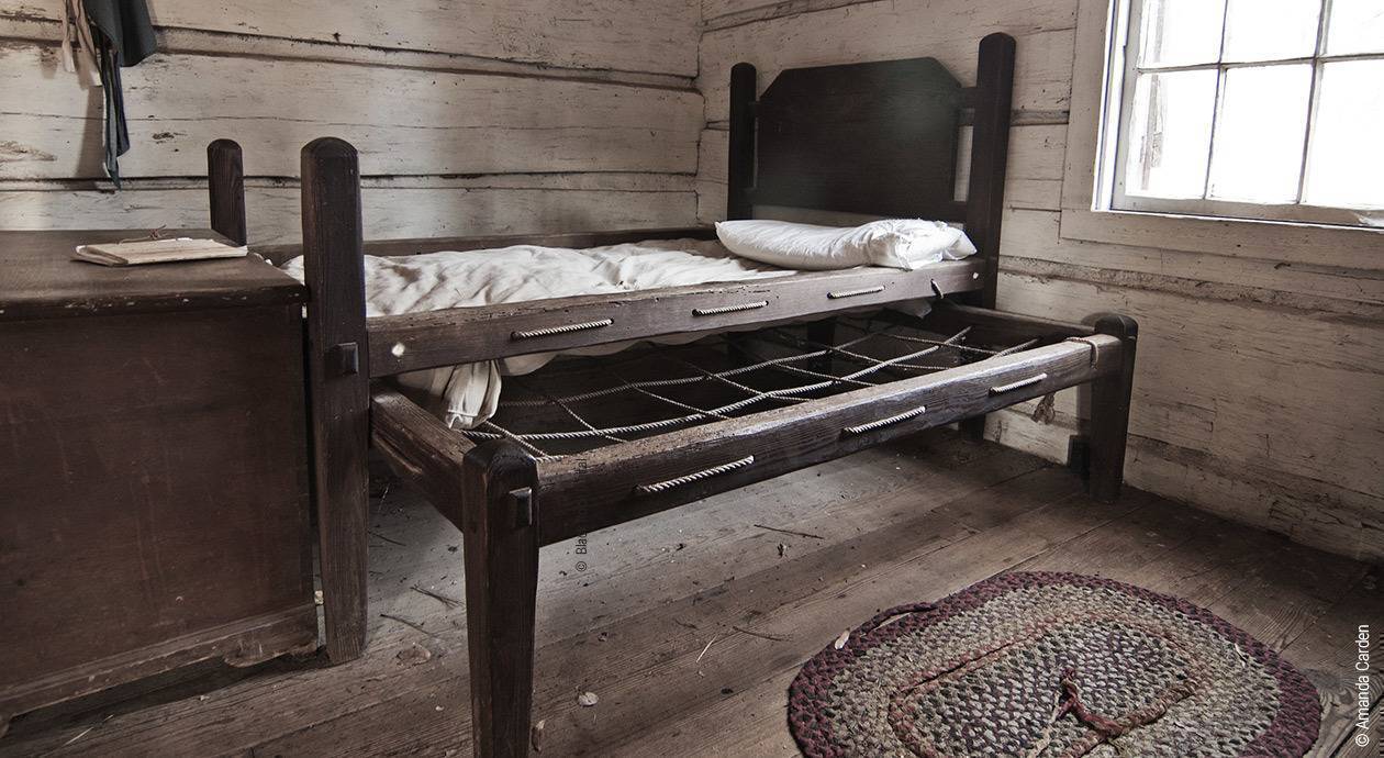 historia materaca Stare łóżko
